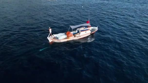Pêcheurs Pêchent Dans Mer — Video