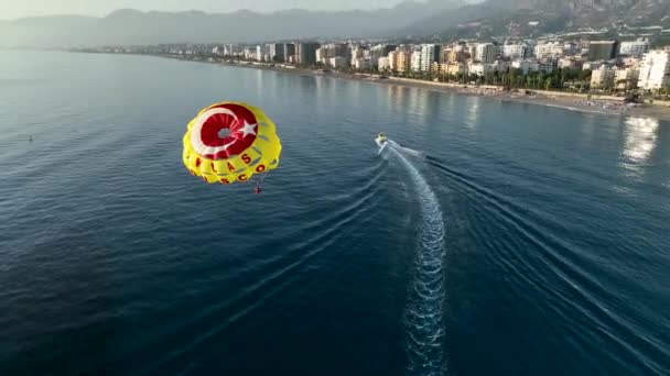 Paralotniarstwo Nad Morzem Śródziemnym Widok Lotu Ptaka Turcja Alanya — Wideo stockowe