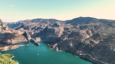 Büyük bir orman yangınından sonra Yeşil Kanyon manzarası