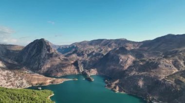 Yeşil Kanyon 'un manzarası. Hava Görüntüsü 4K. Manavgat 'ın inanılmaz doğası