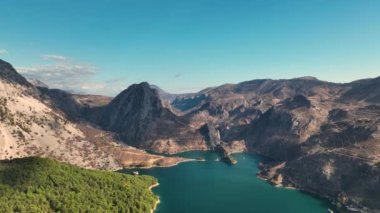 Büyük bir orman yangınından sonra Yeşil Kanyon manzarası
