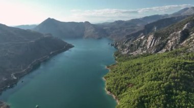 Büyük bir orman yangınından sonra Yeşil Kanyon manzarası