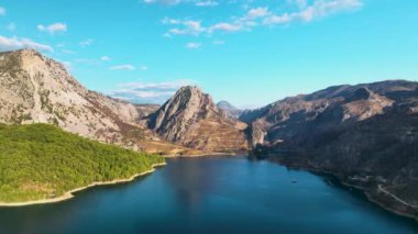 Yeşil Kanyon 'un manzarası. Hava Görüntüsü 4K. Manavgat 'ın inanılmaz doğası