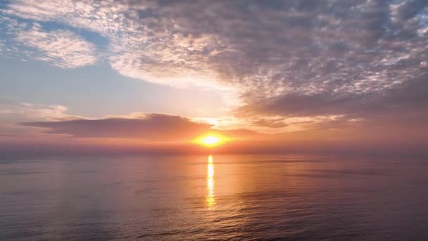 土耳其阿拉亚美丽多汁的落日洒向大海 — 图库视频影像