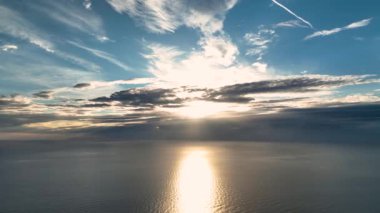 Türkiye Alanya güzel sulu gün batımı denizin üzerinde