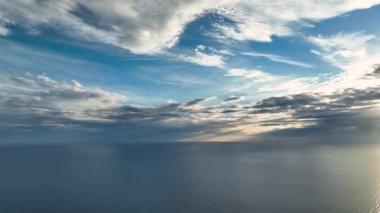 Türkiye Alanya güzel sulu gün batımı denizin üzerinde