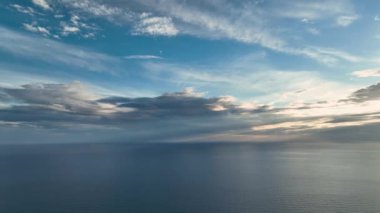 Türkiye Alanya güzel sulu gün batımı denizin üzerinde