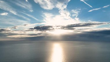 Türkiye Alanya güzel sulu gün batımı denizin üzerinde