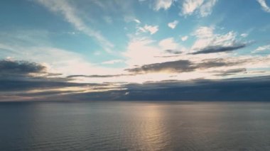 Türkiye Alanya güzel sulu gün batımı denizin üzerinde