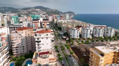 Evlerin inşaat süreci havadan görüntüsü 4 K