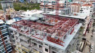 Yeni Yapıların Geliştirilmesi Üzerine Hava Uçuşu 4K