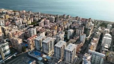 Yeni Yapıların Geliştirilmesi Üzerine Hava Uçuşu 4K