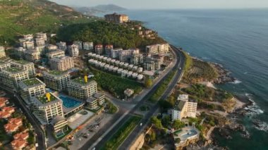 Akdeniz kıyısında şık evler kompleksi