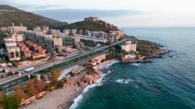 Türkiye 'nin deniz kıyısındaki şehir panoraması Alanya 4 bin