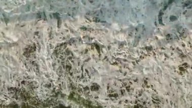 Müzik videoları için uygun olan bu dalgalara bakabilirsiniz.