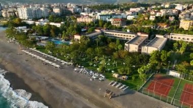 Yaz atmosferinde harika replikler.