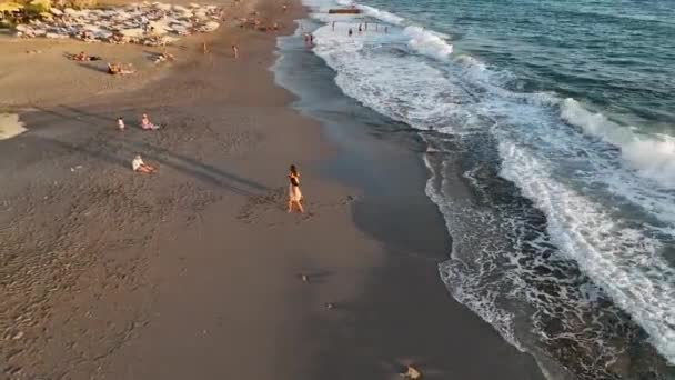 Una Hermosa Chica Fotografiada Playa — Vídeo de stock