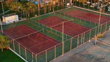 Yaz atmosferinde harika replikler.