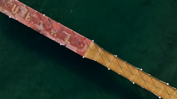 海边空荡荡的码头令人敬畏的背景 — 图库视频影像