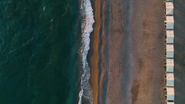 日落时地中海的海滩土耳其阿拉亚 — 图库视频影像