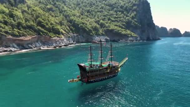 Yate Piratas Llama Puerto Vista Aérea Turquía Aanya — Vídeo de stock
