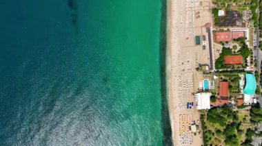 Alanya 'da yaz mevsimi deniz titreşimleri Türkiye' de hava manzarası 4 K.