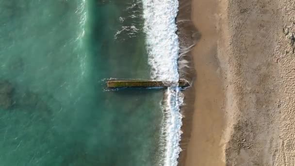 Вид Пляжа Алания Гору Побережьем Синем Море Портовом Фоне Города — стоковое видео