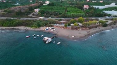 Akşamları kumsalın dokusu Türkiye 'de Alanya.