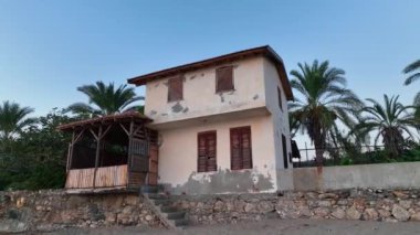 Akdeniz kıyısındaki güzel eski ev Türkiye Alanya 4 bin