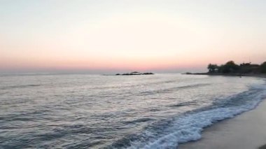 Akşamları kumsalın dokusu Türkiye 'de Alanya.