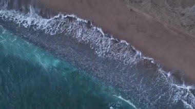Akşamları kumsalın dokusu Türkiye 'de Alanya.
