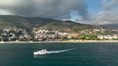 Türkiye 'nin Alanya kenti hava görüntüsü 4 K