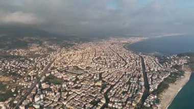 Türkiye 'nin deniz kıyısındaki şehir panoraması Alanya 4 bin