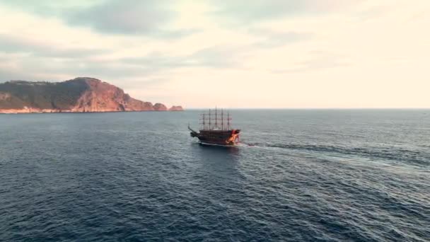 Zeereis Een Groot Piratenjacht Zee Zeezicht Turkije Alanya — Stockvideo
