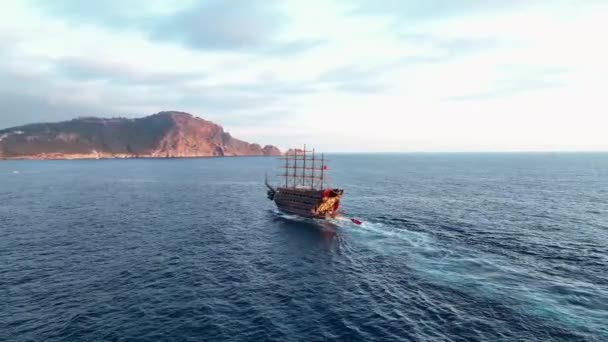 Zeereis Een Groot Piratenjacht Zee Zeezicht Turkije Alanya — Stockvideo