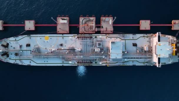 油轮停泊在海上 — 图库视频影像