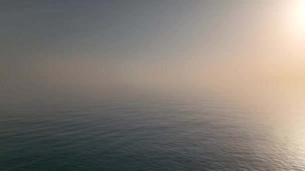 Mystischer Sonnenuntergang Über Dem Meer — Stockvideo