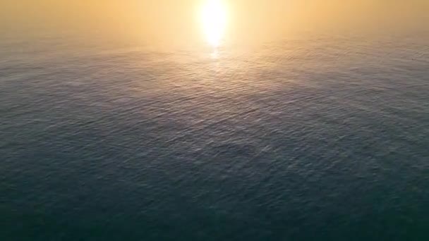 Mystieke Zonsondergang Boven Zee — Stockvideo