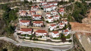 Dağlarda villa kompleksi
