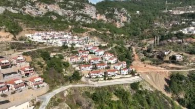 Dağlarda villa kompleksi