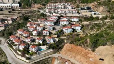 Dağlarda villa kompleksi