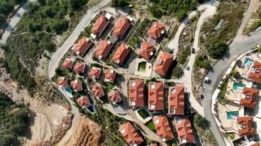 Dağlarda villa kompleksi