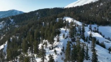 Kış manzara yüksek dağlarda