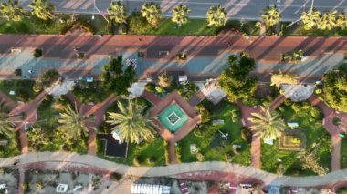 Rıhtımdaki yeşil park