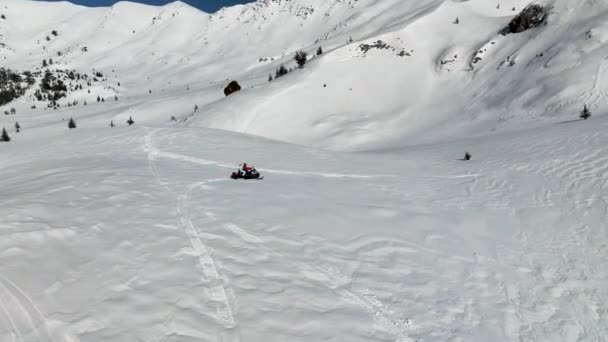 Snowmobile Vysoko Horách — Stock video