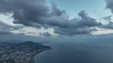 Cloudy sunset at sea