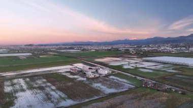 Çiftlik Arkaplanı Hava Görüntüsü 4K