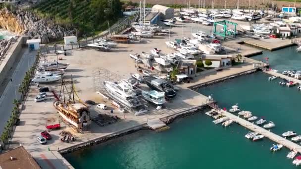Yachts Dans Port — Video