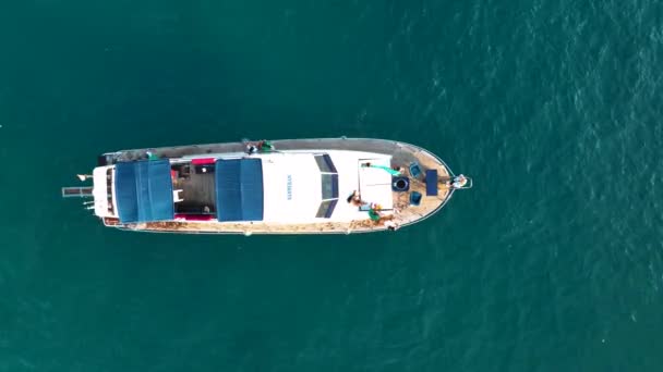 Stor Yacht Står Havet Awesome Sommar Vibes Bakgrund — Stockvideo