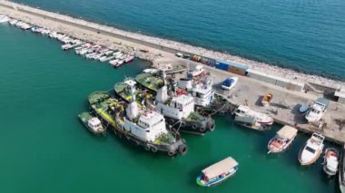 Römorkör hava görüntüsü 4 K Türkiye Alanya 'ya.